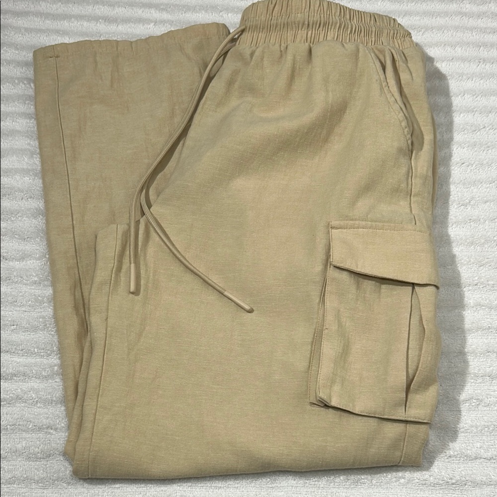And Now This‎ Women's Tan Cargo Pants with Elastic Waistband -M